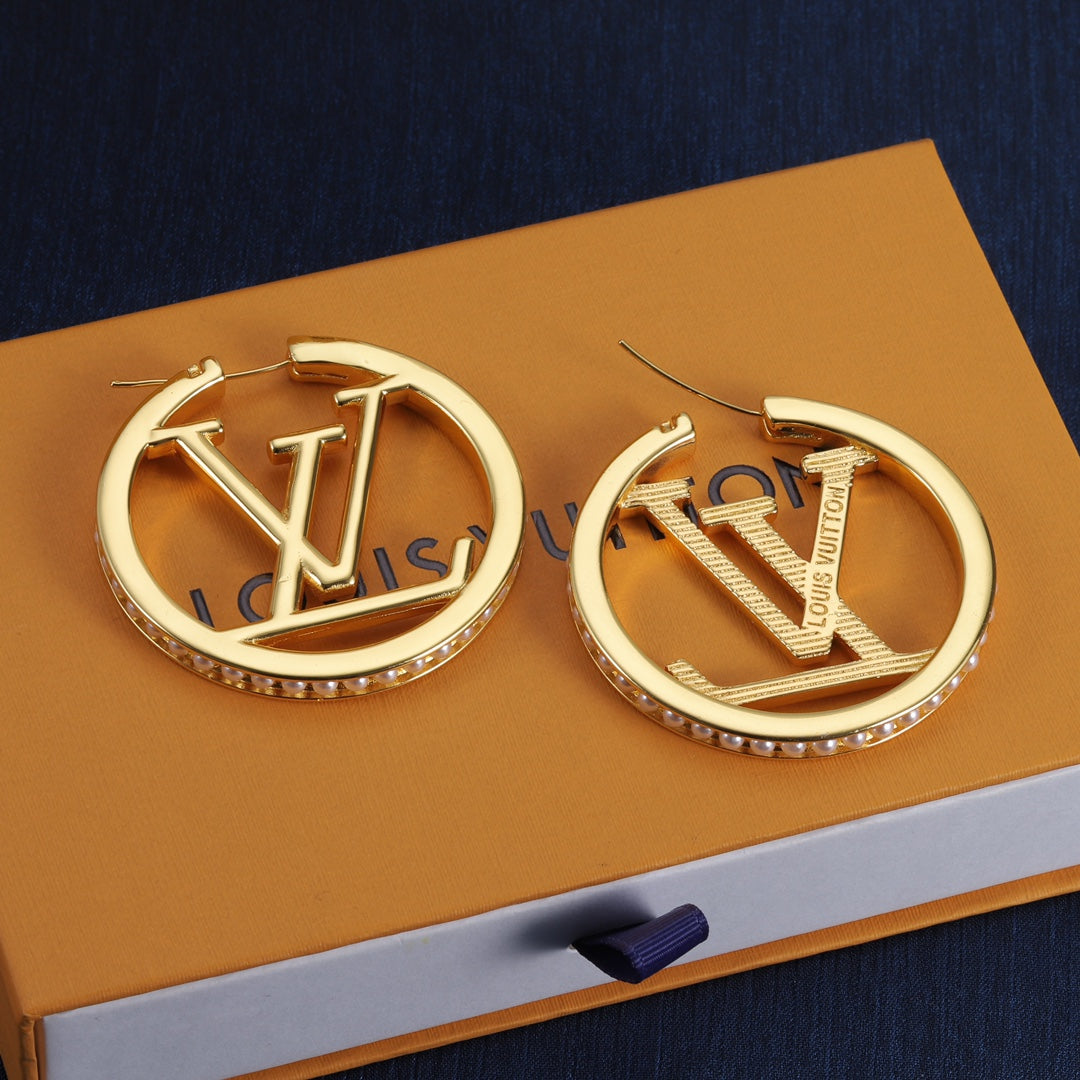 14E238EDE Stylish Earrings