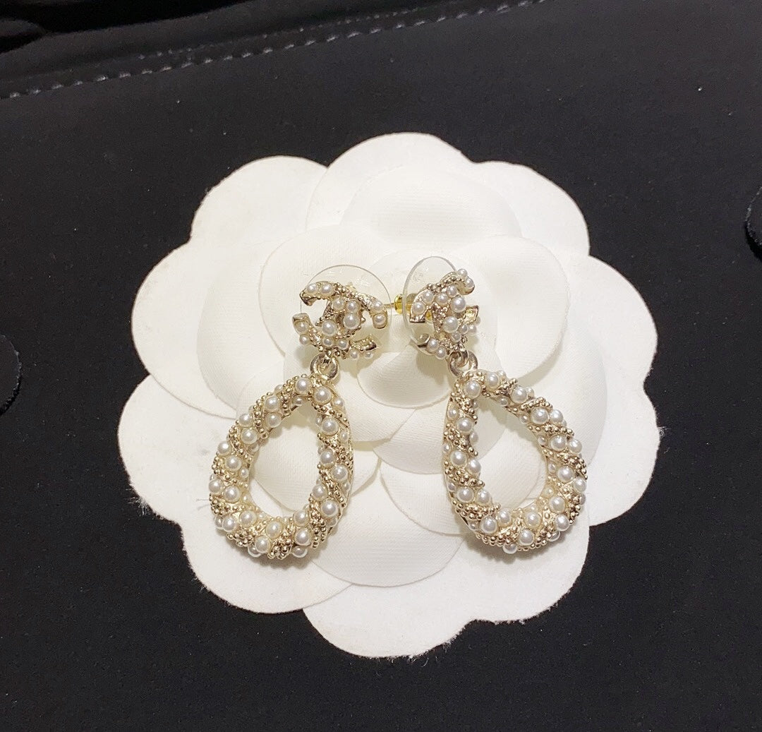 14C59EDE Stylish Earrings