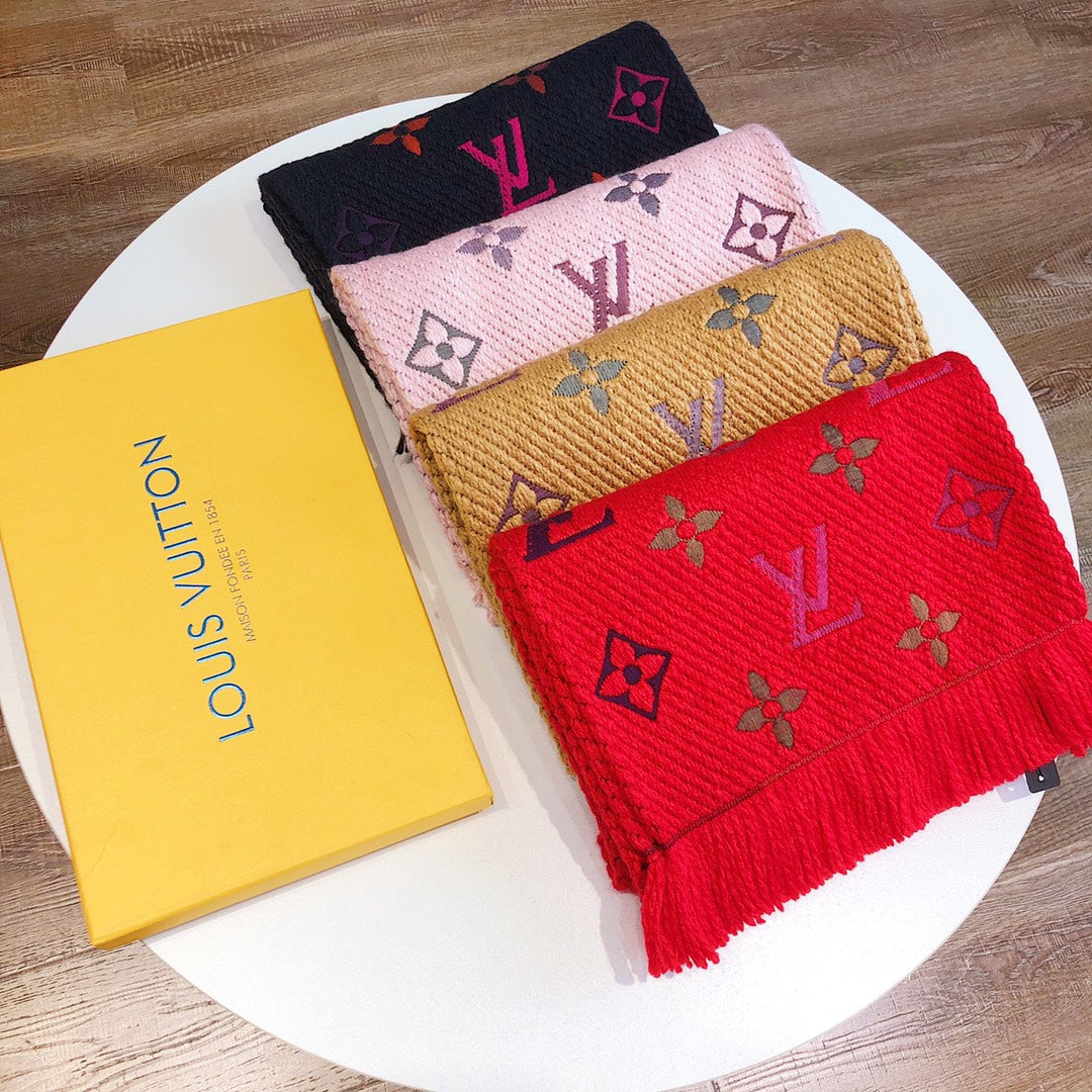 175RE10WDE Stylish Winter Scarves