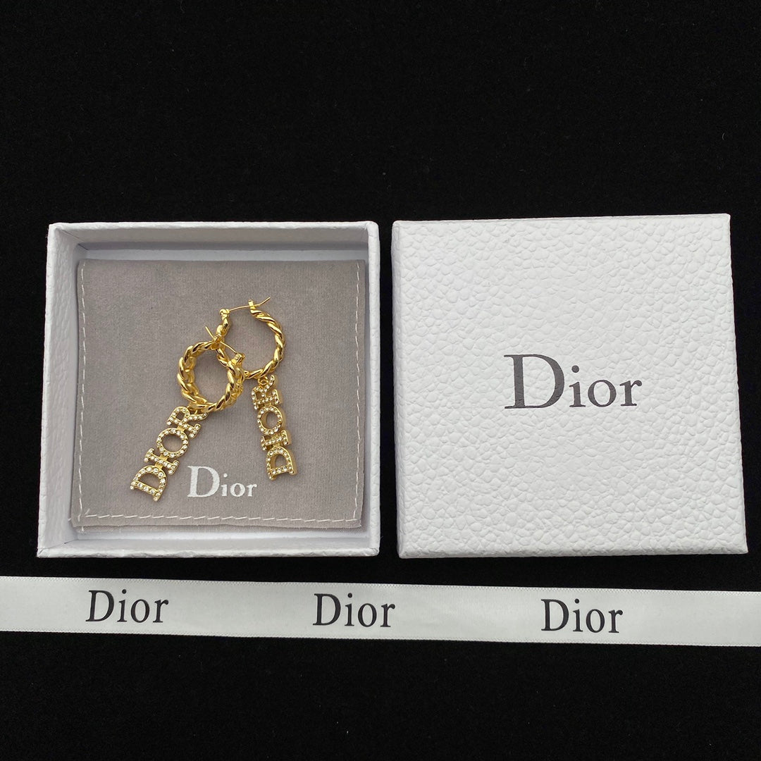 14D401EDE Stylish Earrings