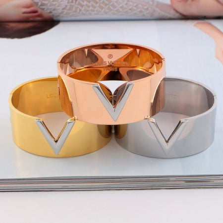 BE111KDE Stylish Bracelets