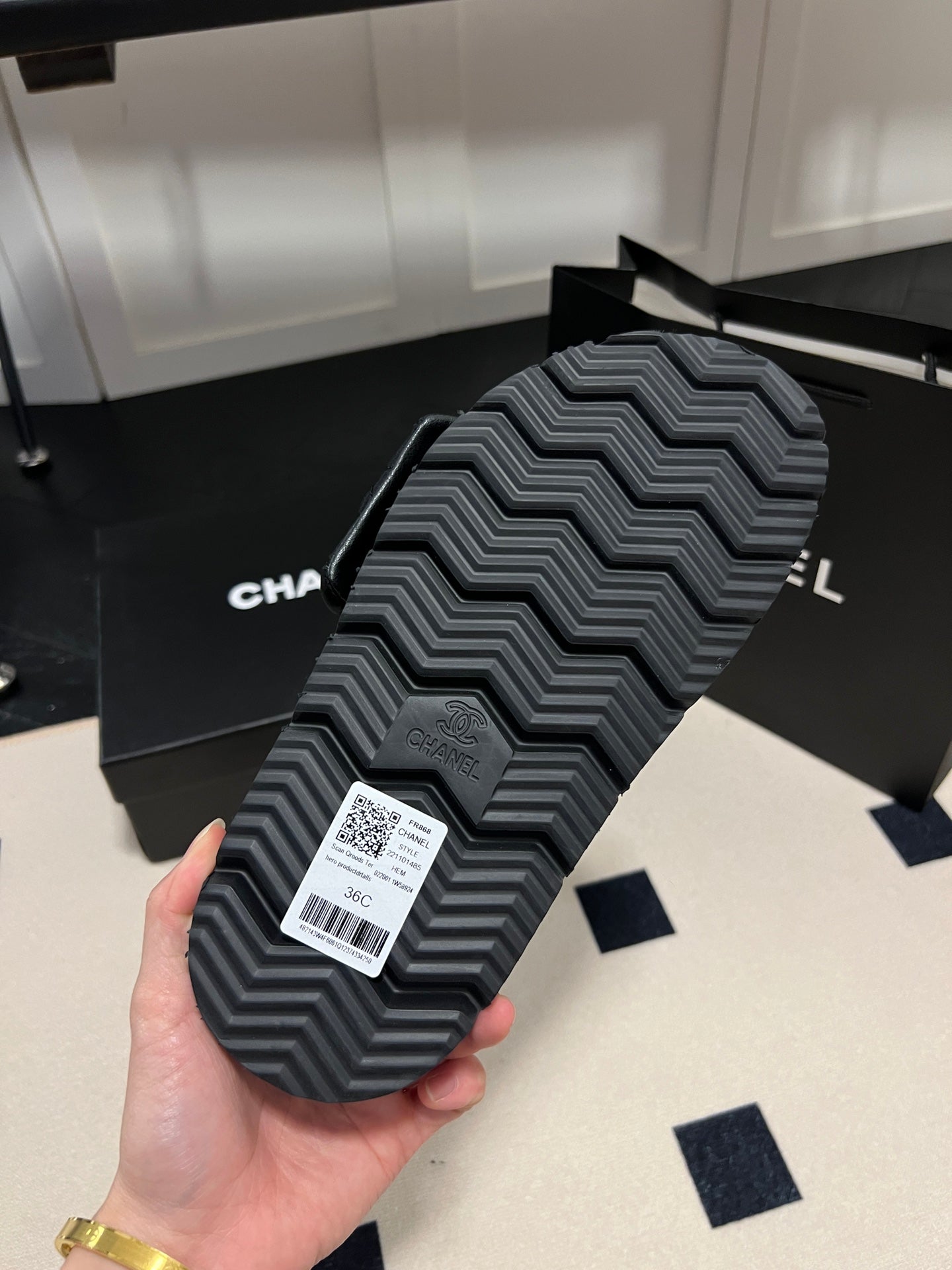 14C93ZDE Stylish Slippers