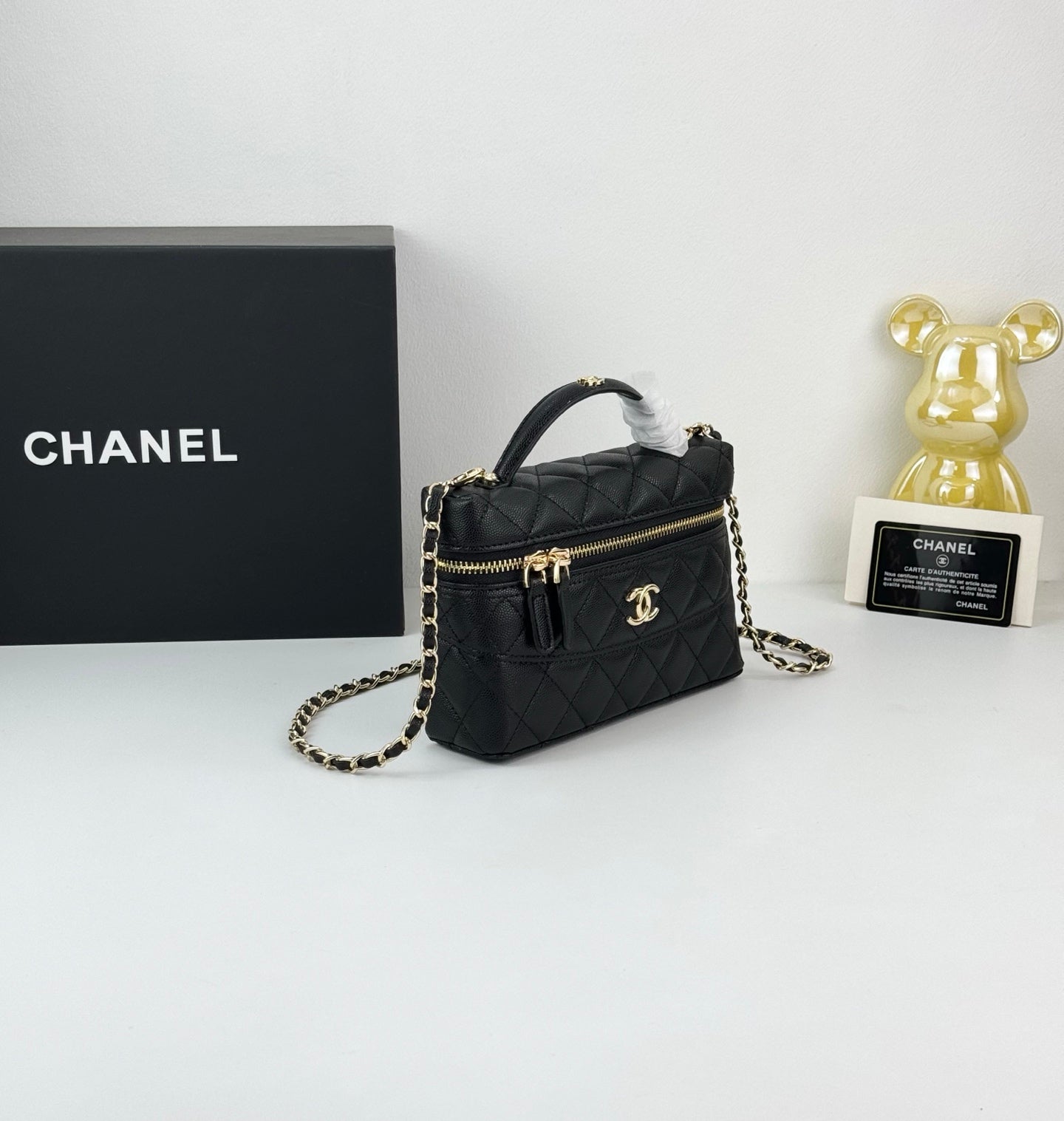 155QC3BDE Stylish leather caviar bag