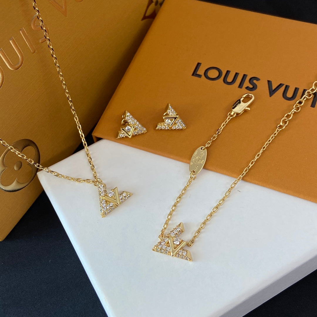 1XE609XDE Stylish  Earrings Bracelets Necklaces