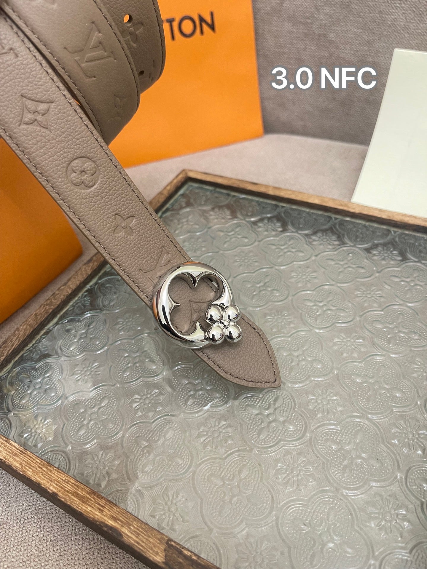 255RE10PDE Stylish  High quality belt With full package