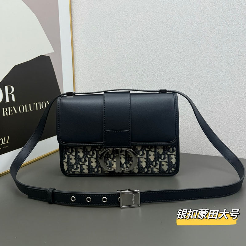 1WD82BDE Stylish leather bag