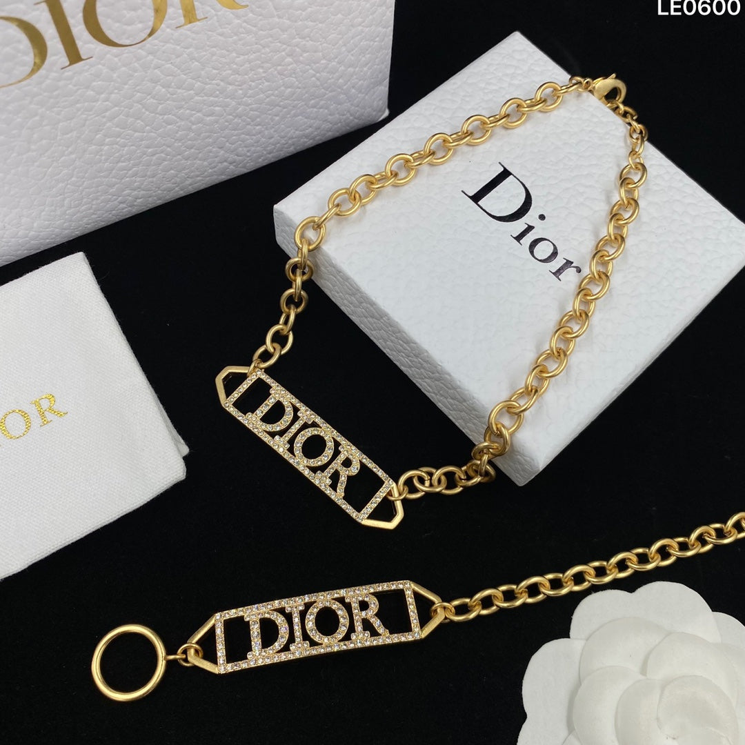 165ND7XDE Stylish  Bracelets