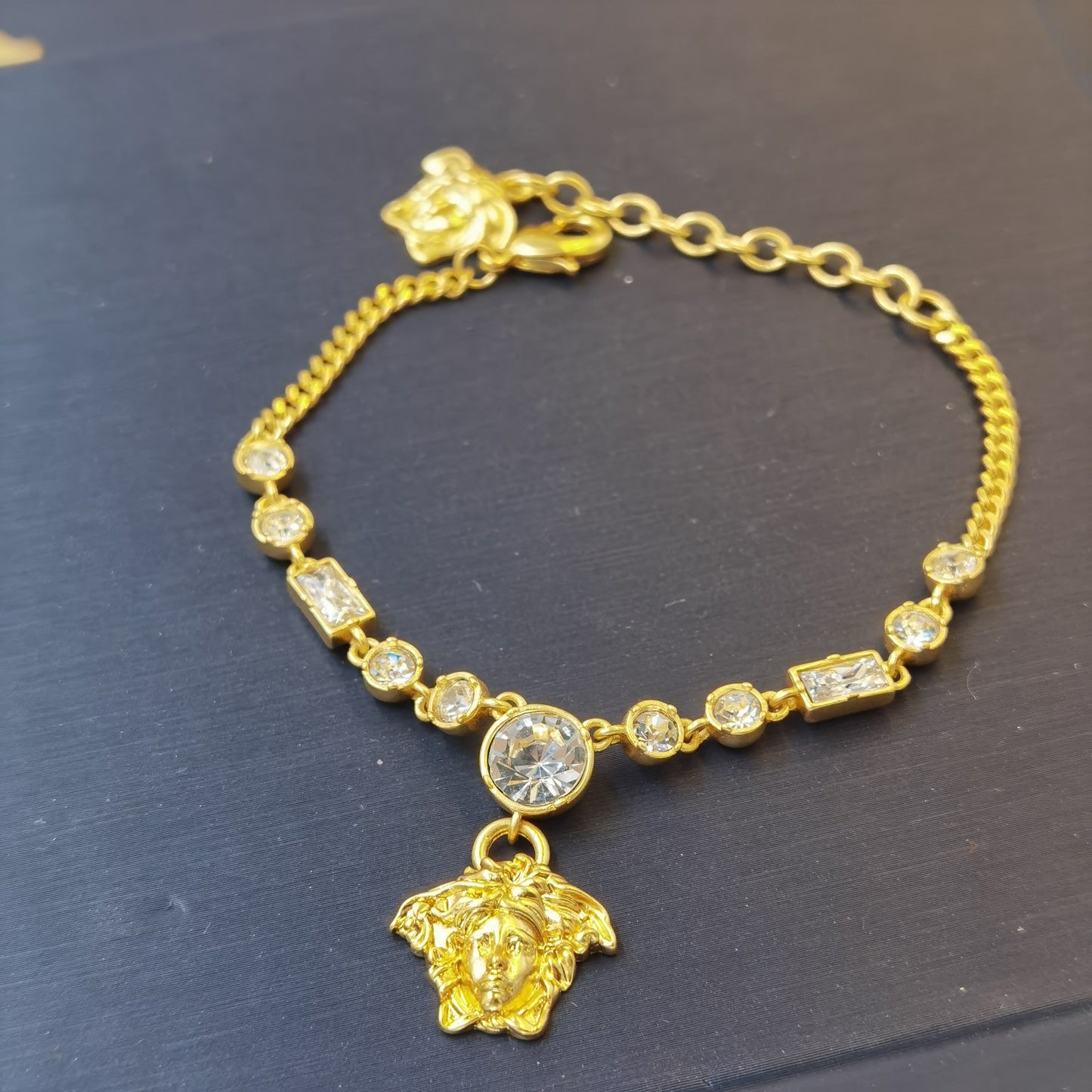 14V284XDE Stylish  Earrings Bracelets Necklaces