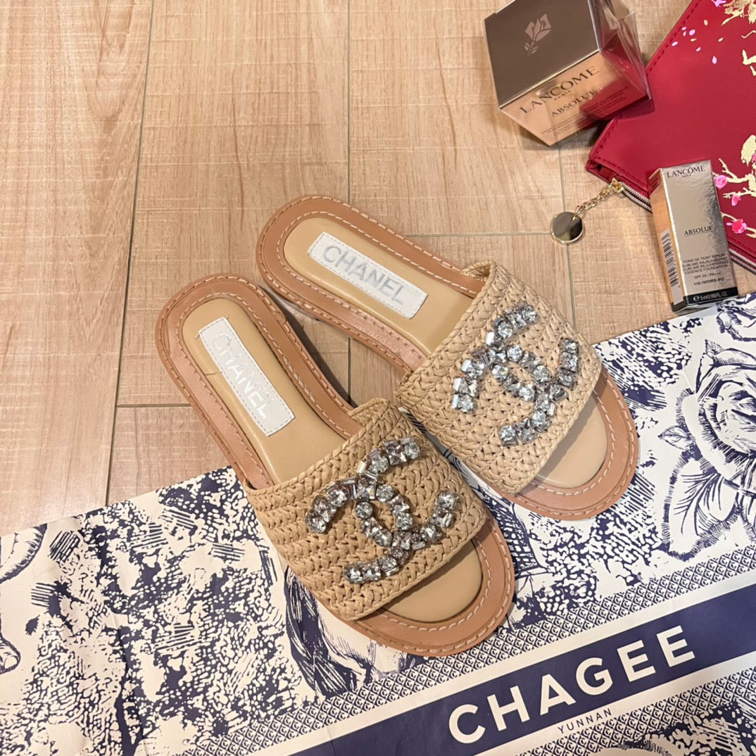 14C68ZDE Stylish slippers