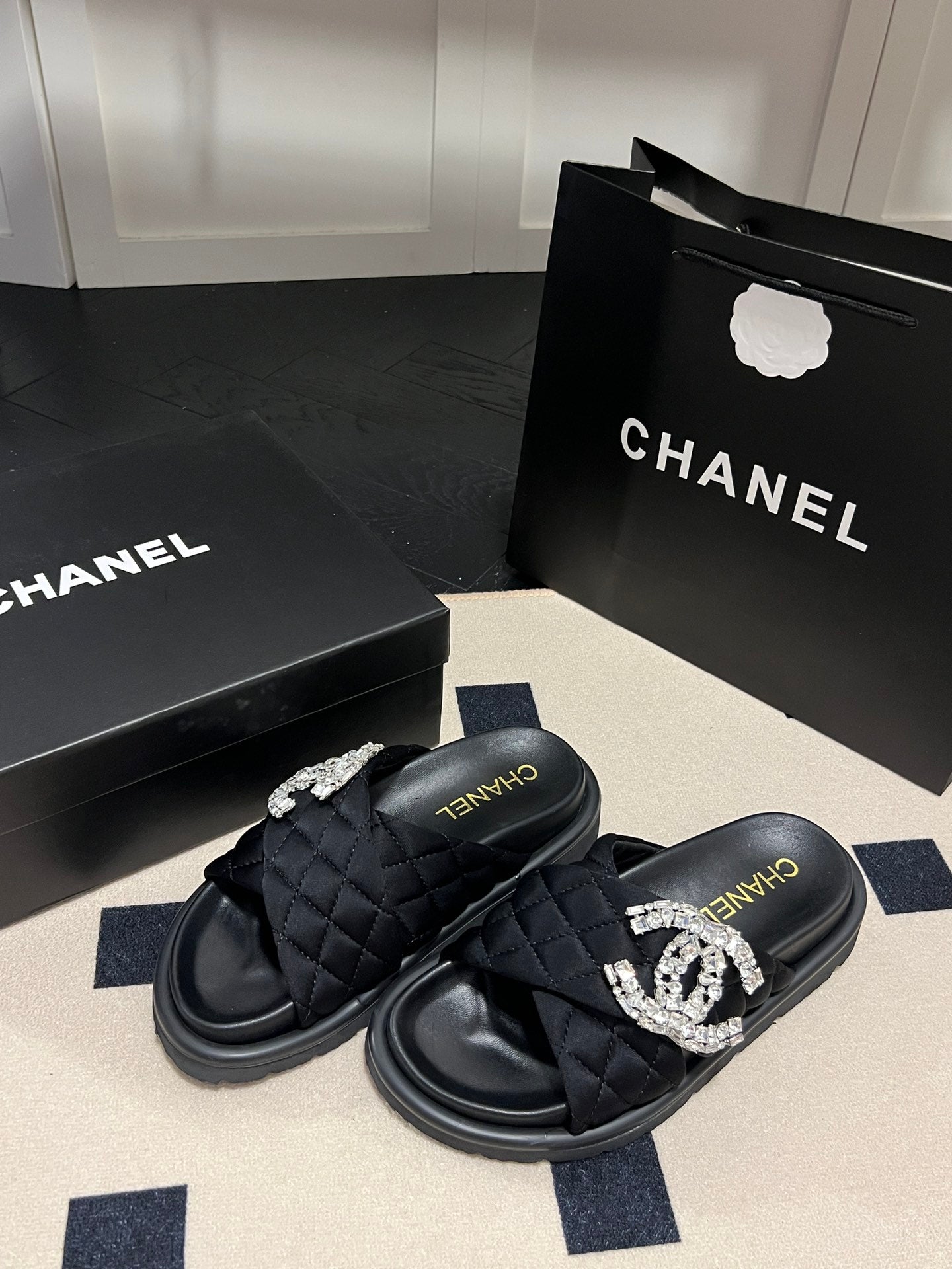 14C94ZDE Stylish Slippers