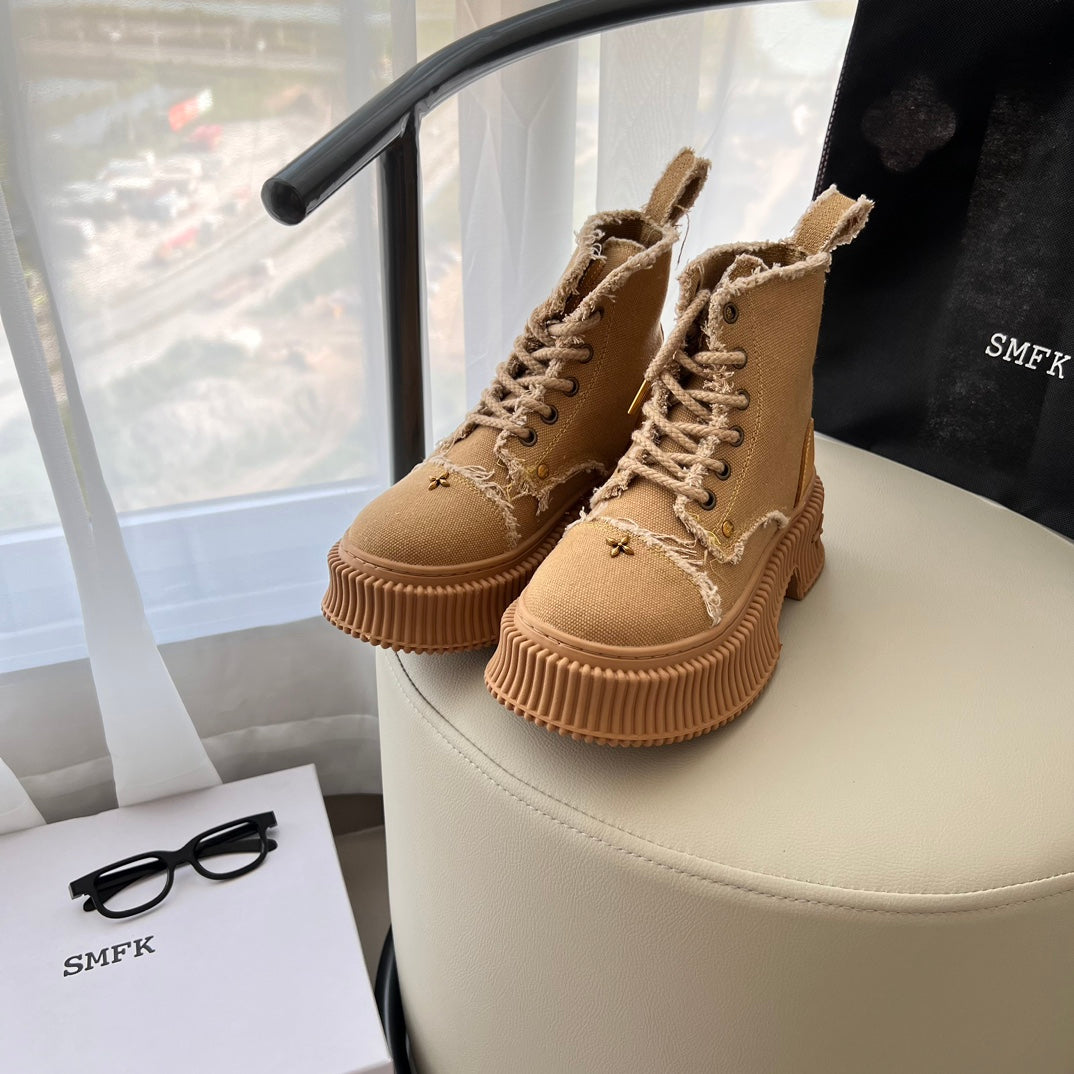 1JA17ZDE Stylish boots