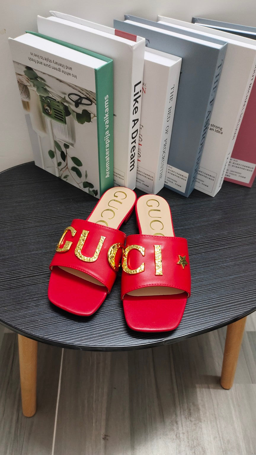 14B102ZDE Stylish slippers