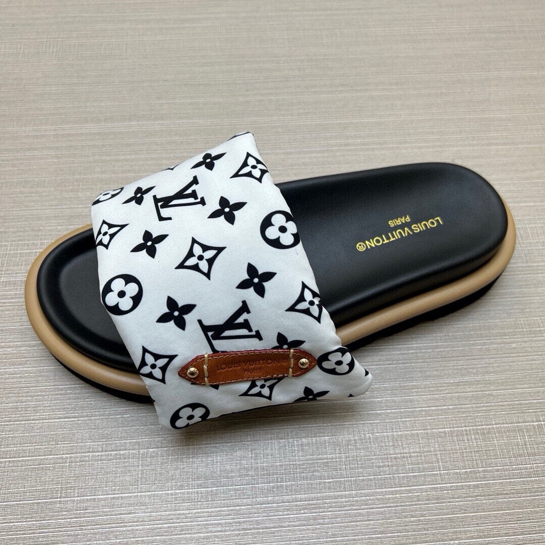 5QE9ZDE Stylish Slippers