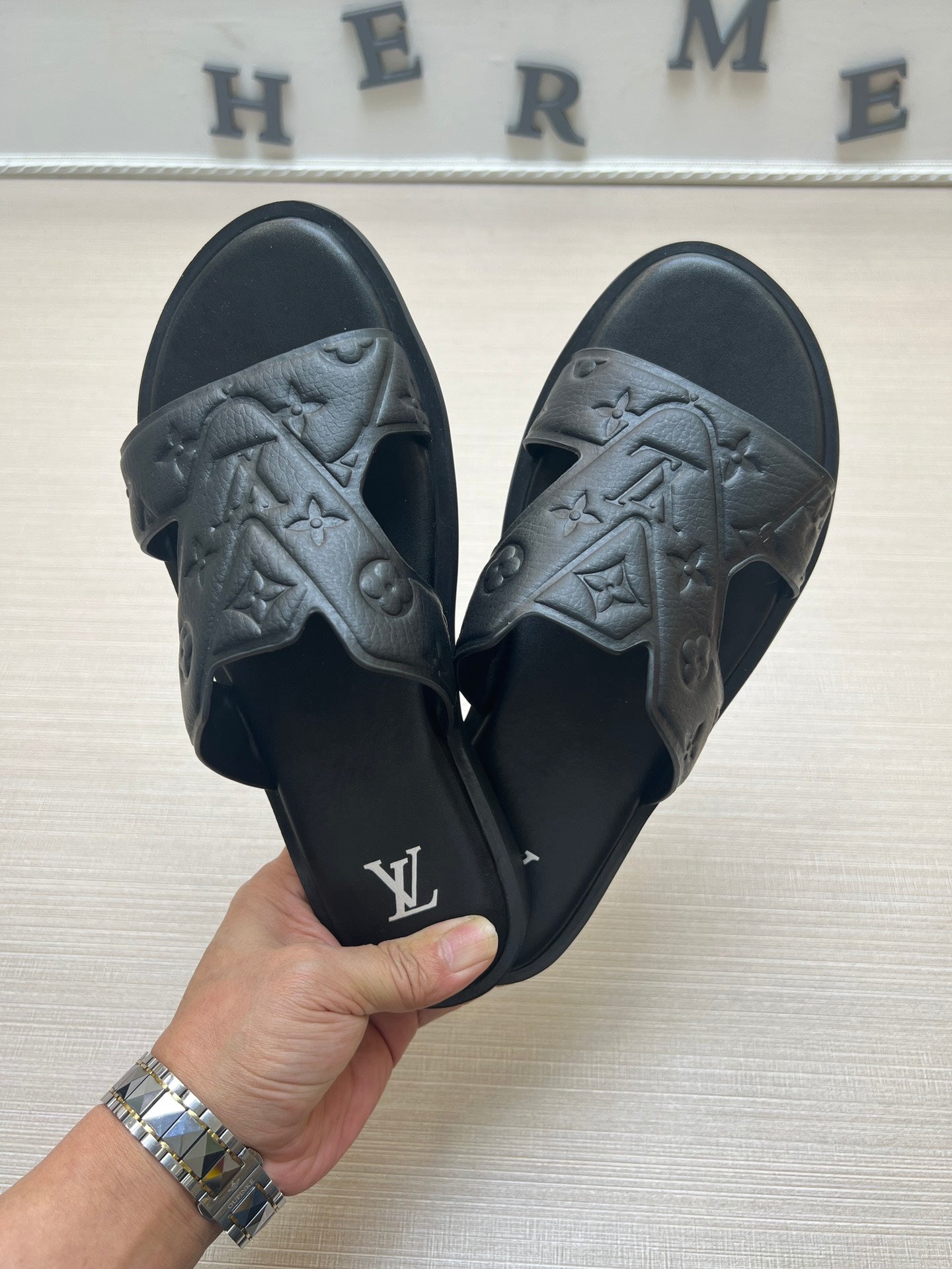 54E22ZDE Stylish slippers