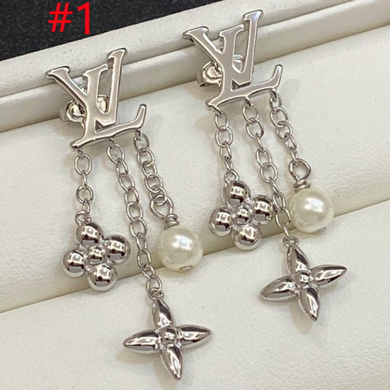 14E450EDE Stylish Earrings