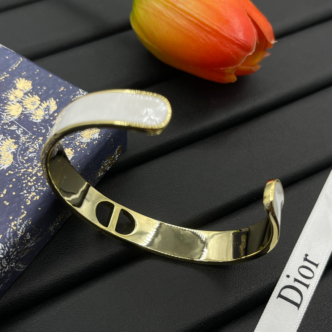 14D671KDE Stylish Bracelets