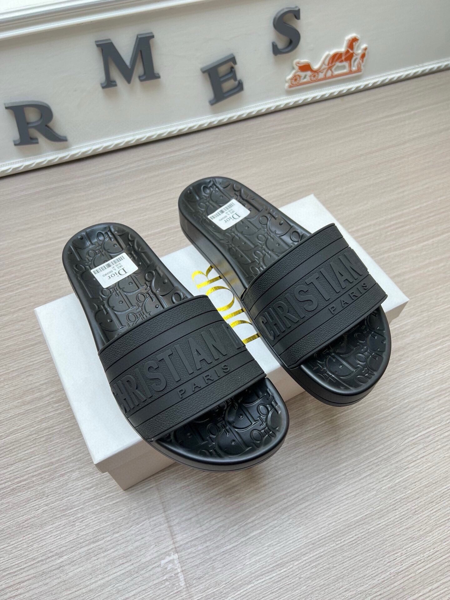 5LD212ZDE Stylish Slippers