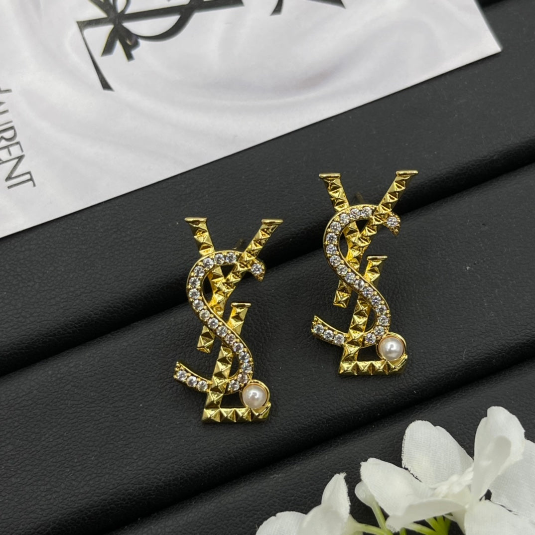 1YSL464EDE Stylish Earrings