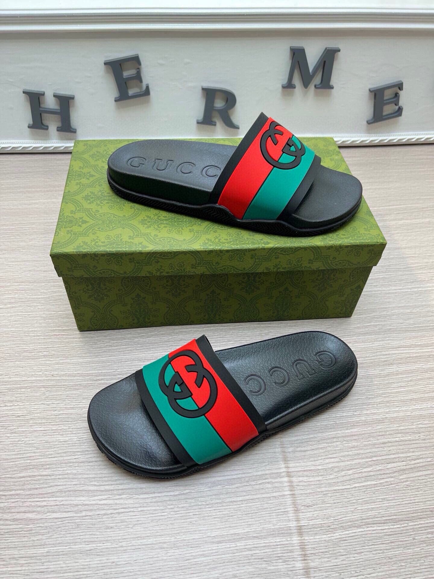 54B113ZDE Stylish slippers