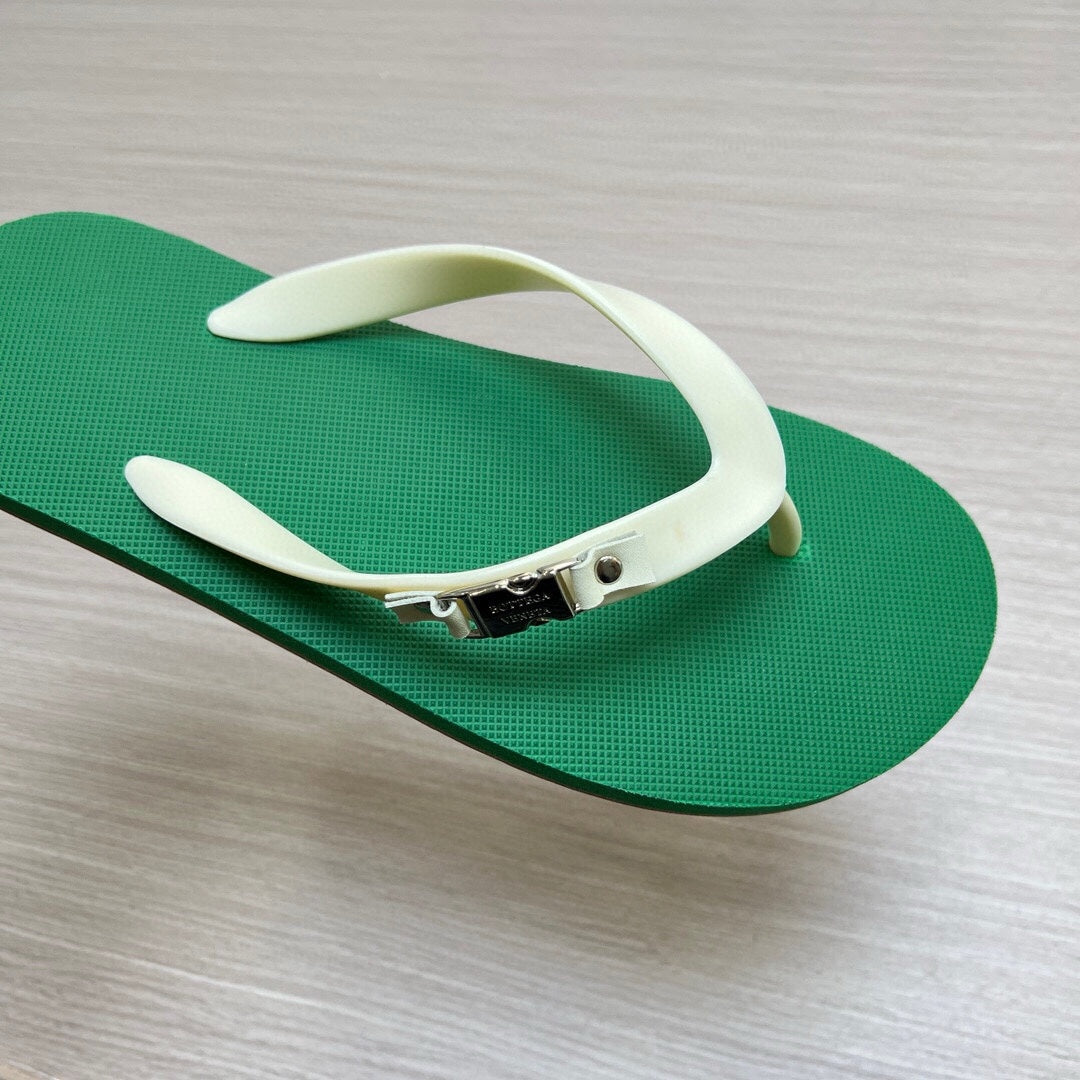 54A162ZDE Stylish slippers