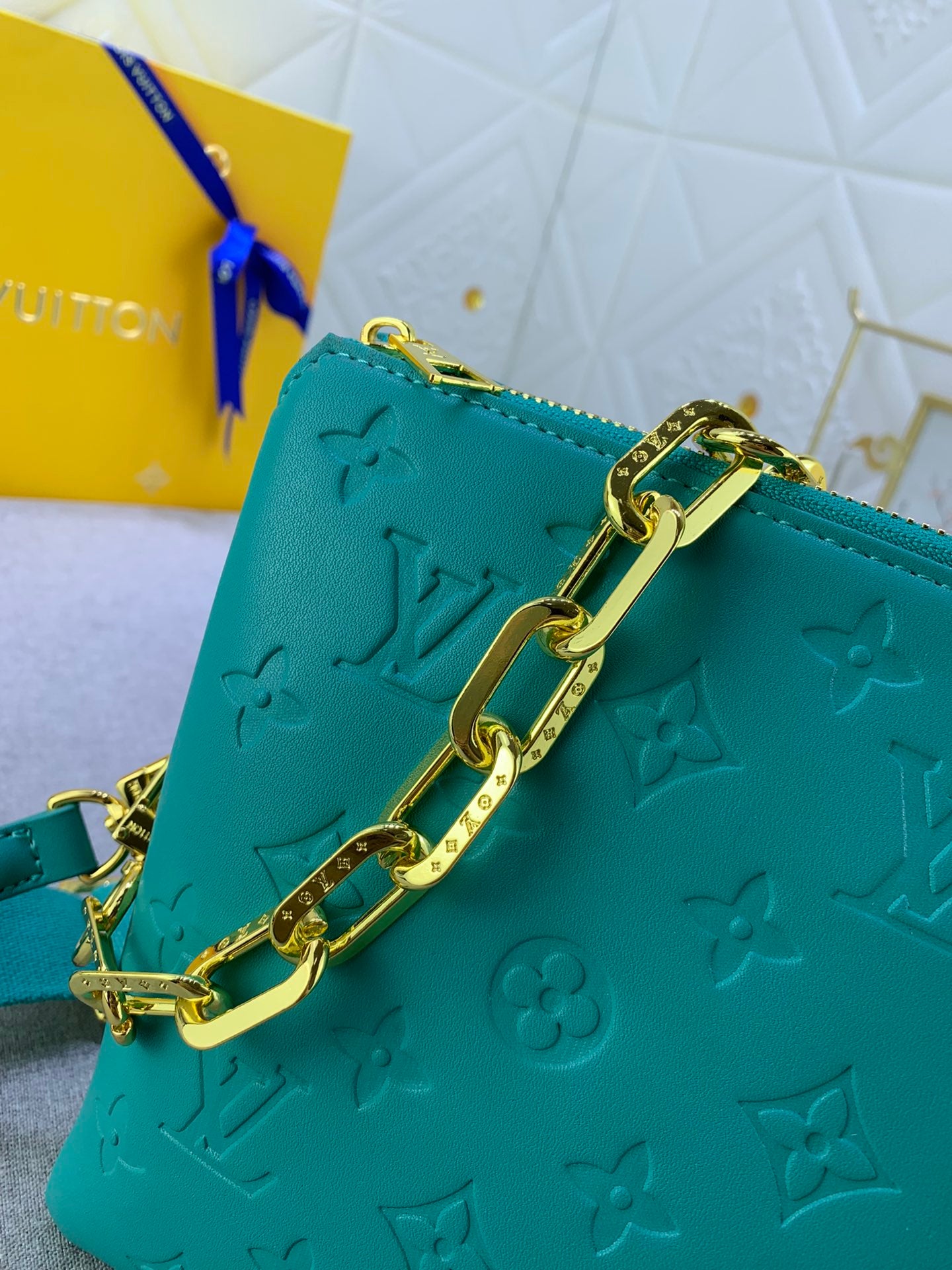 2XE40BDE Stylish leather bag 