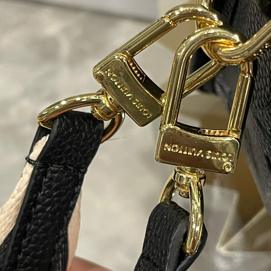 2XE318BDE Stylish leather bag 