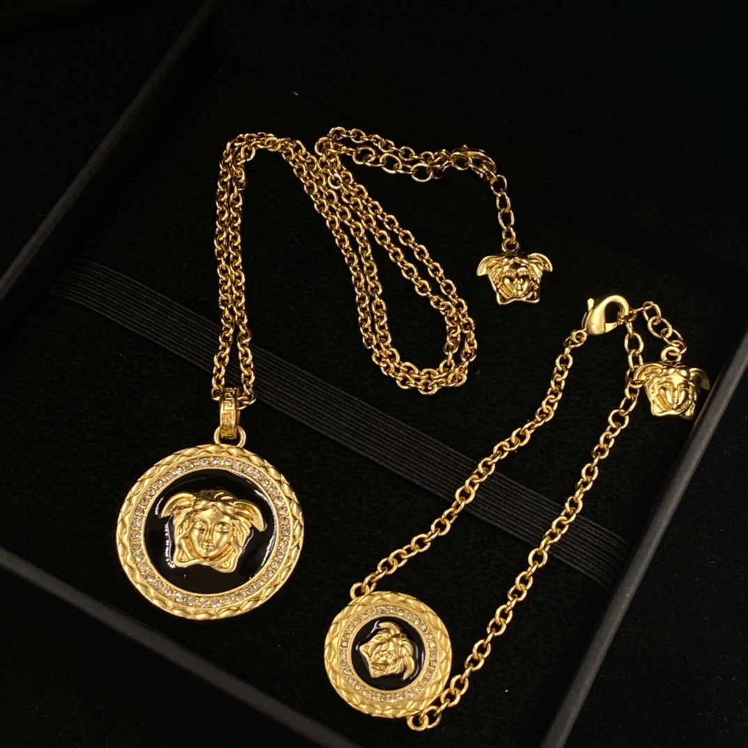 175RV80XDE Stylish Necklace . Bracelets