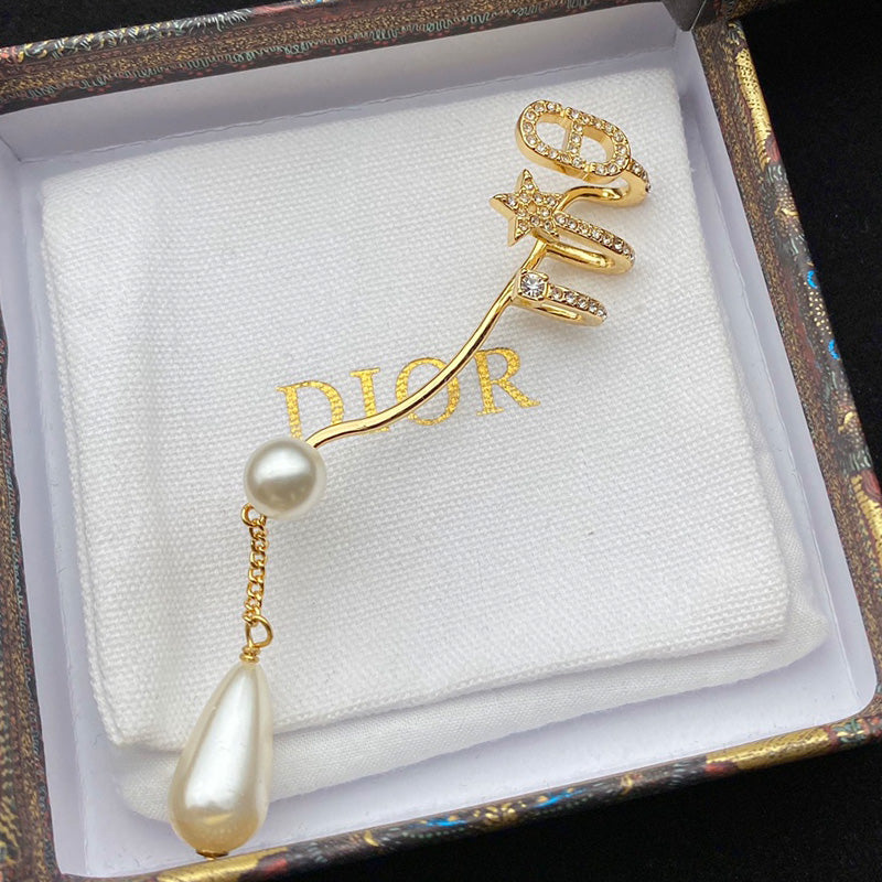 1YD426EDE Stylish Earrings