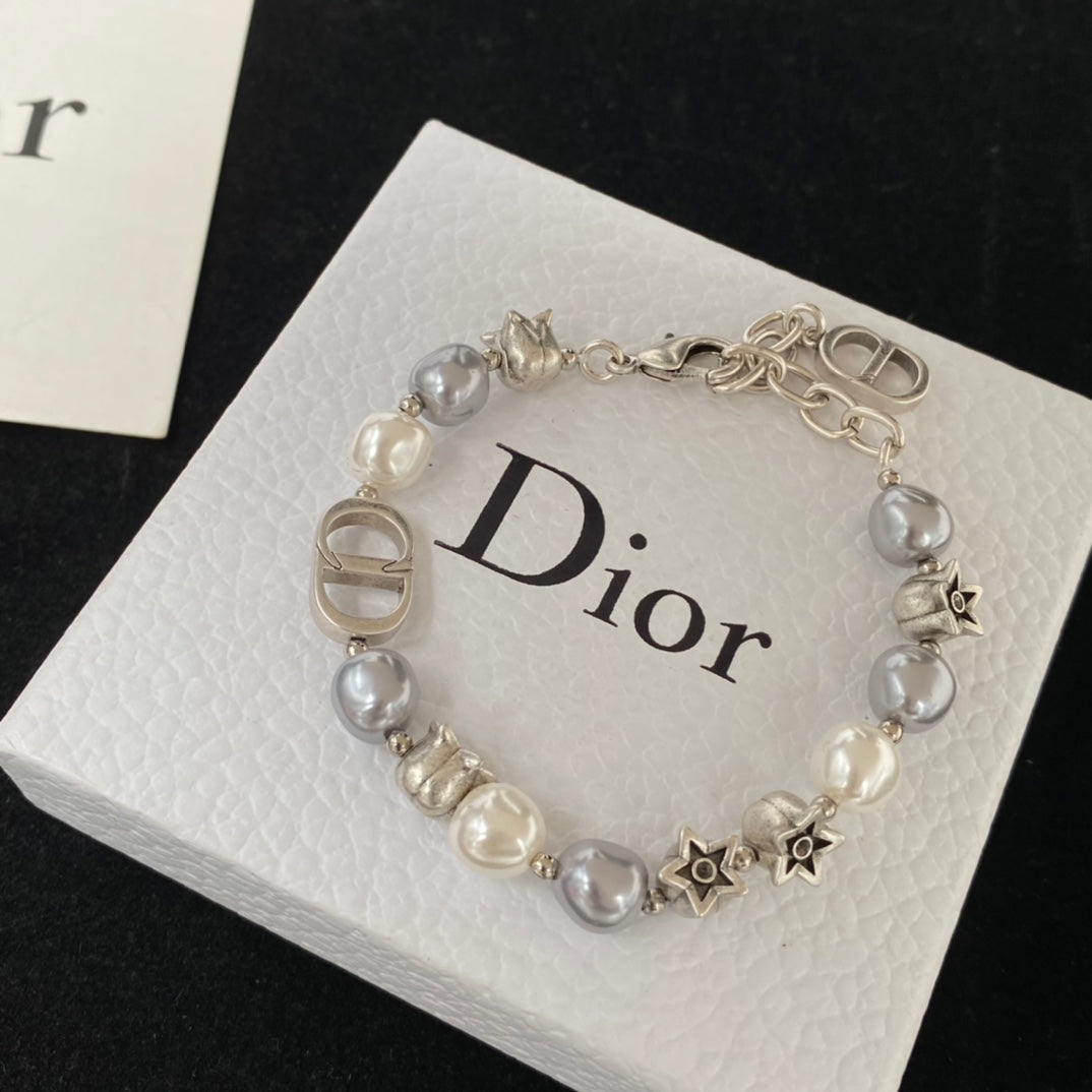 175RD23XDE Stylish Necklaces . Bracelets