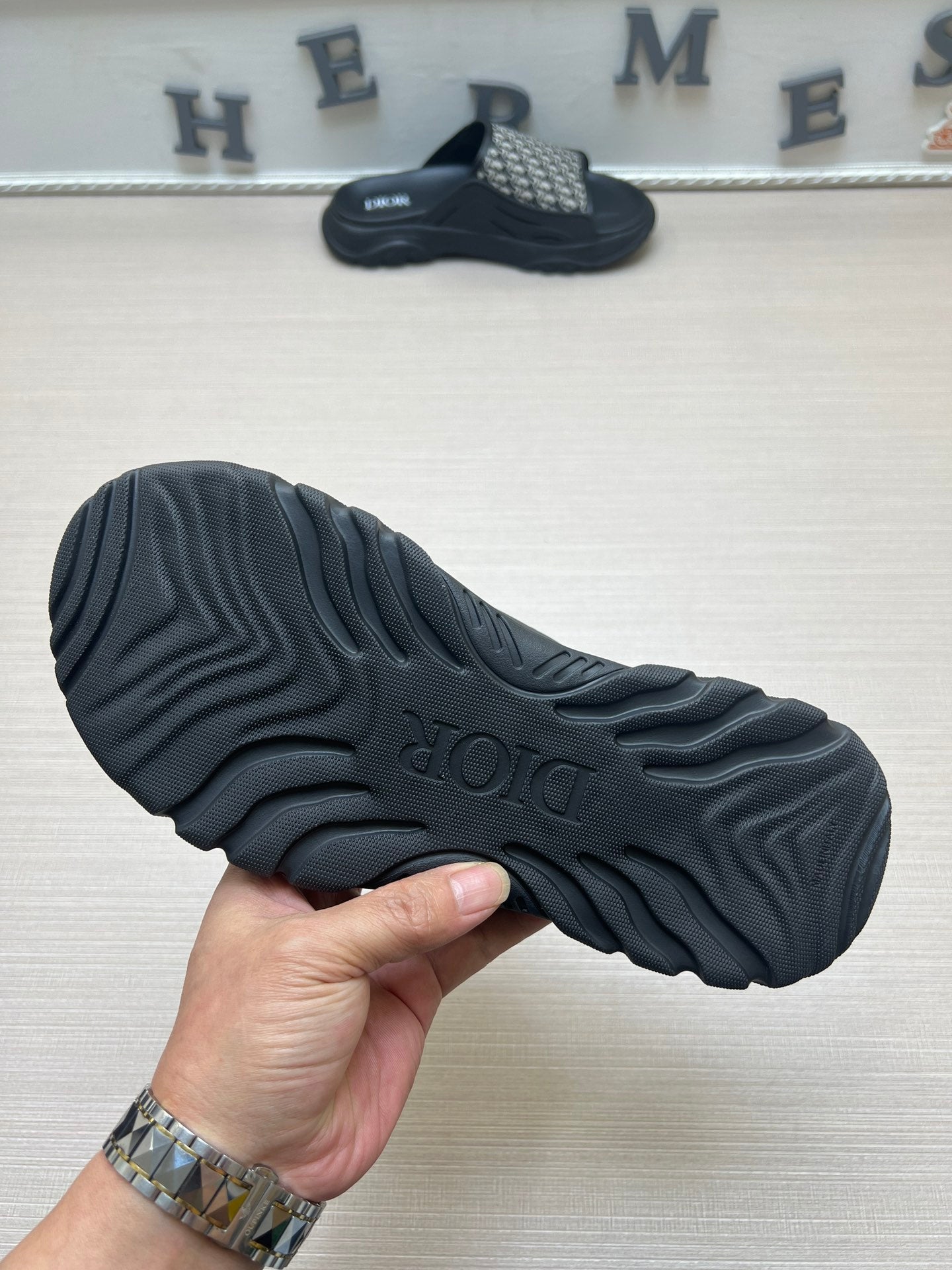 54D8ZDE Stylish slippers