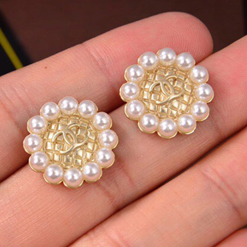 14C100EDE Stylish Earrings