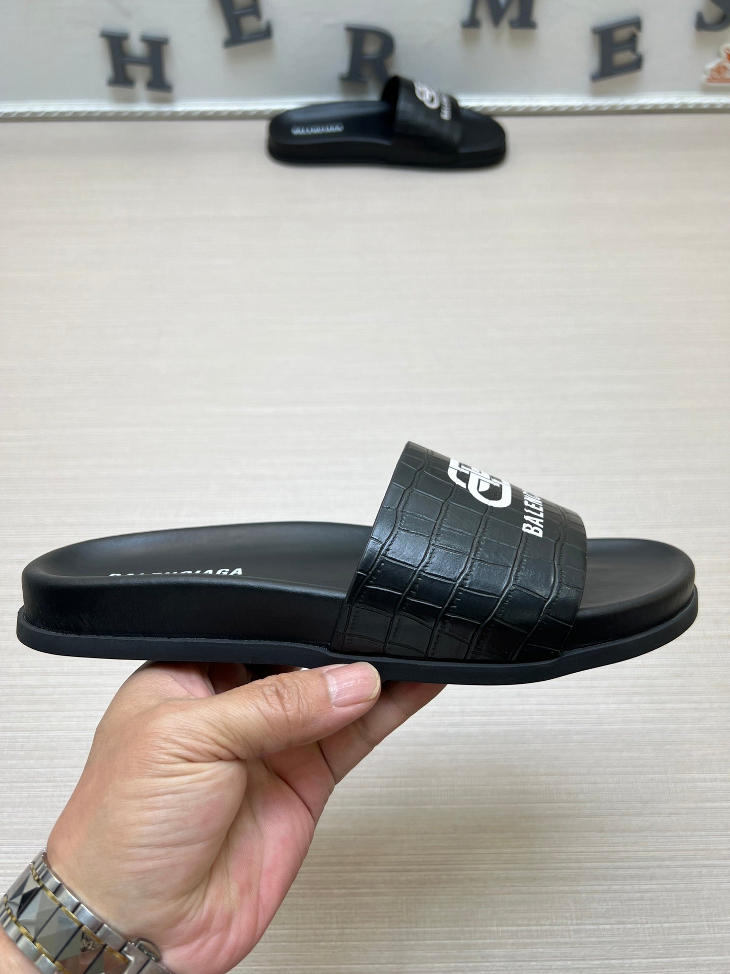 54J99ZDE Stylish slippers