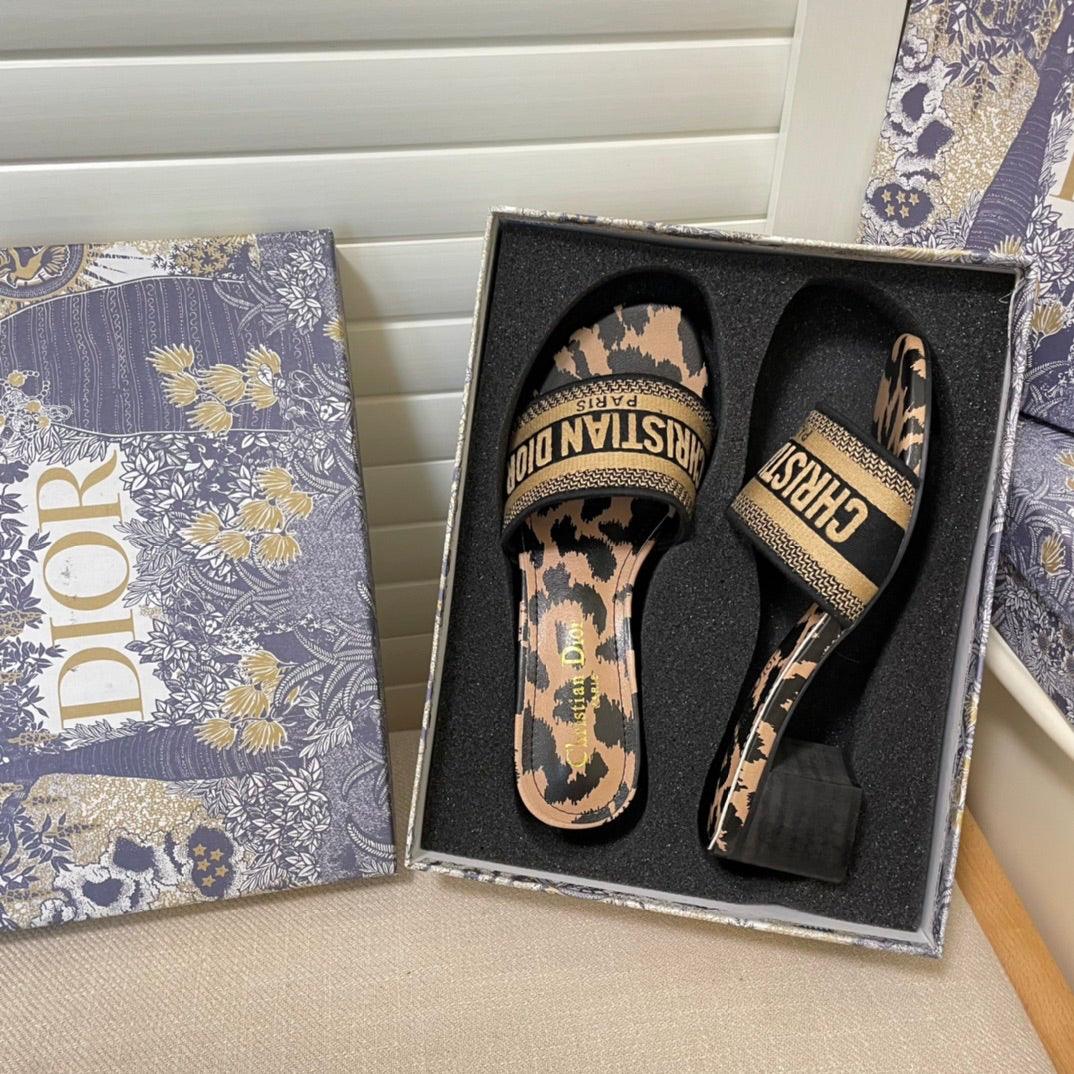 14D64ZDE Stylish sandals