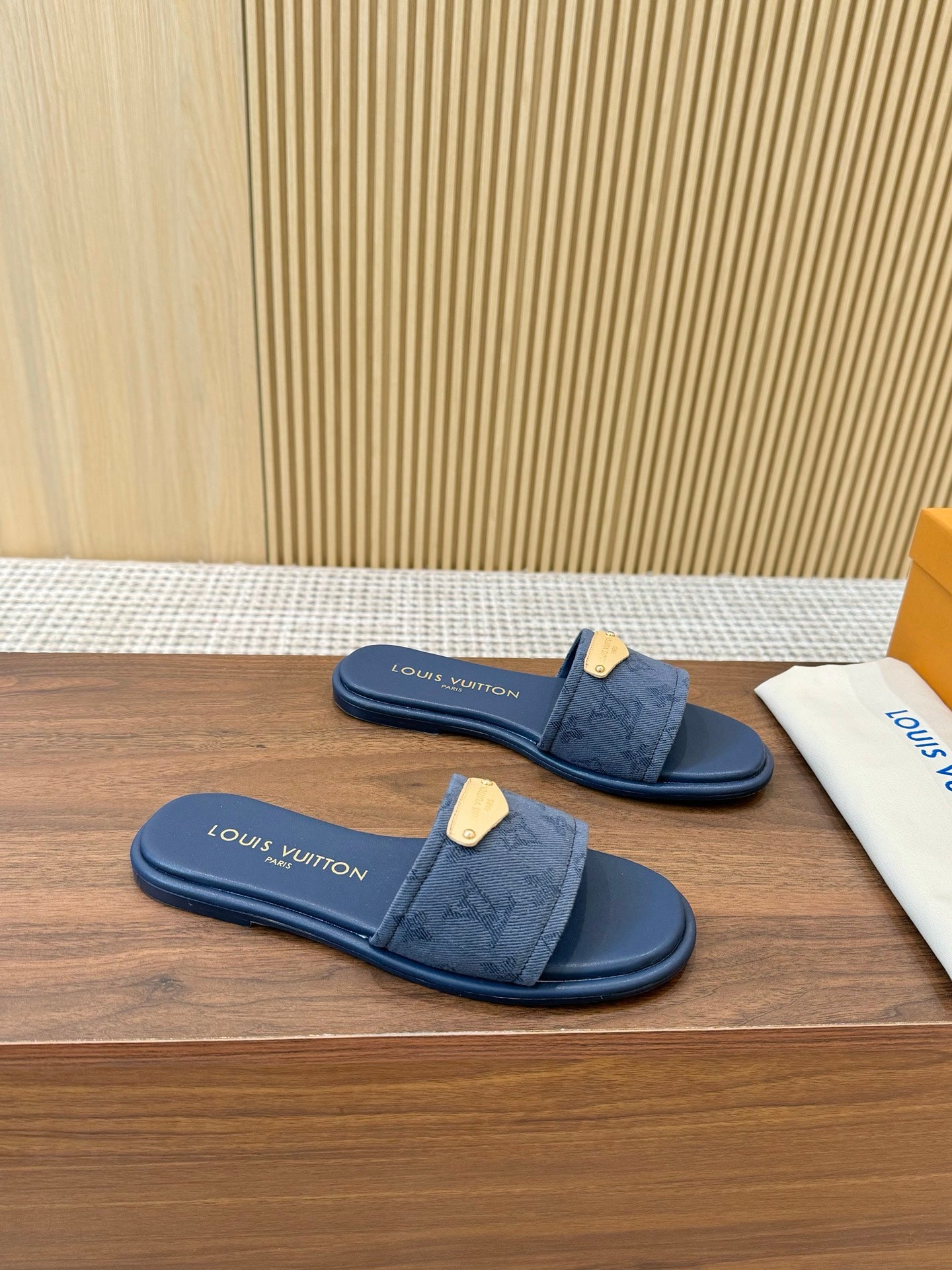 245RE3ZDE Stylish leather shoes 
