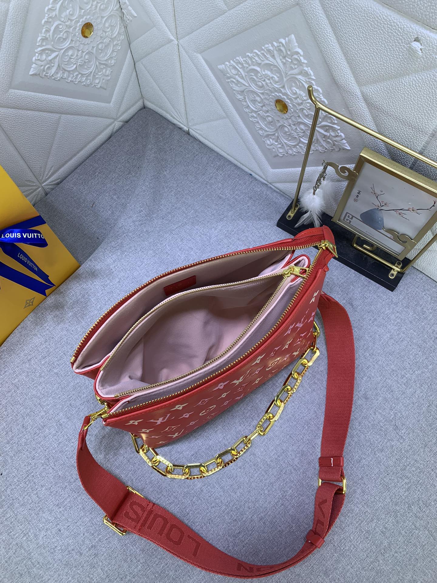 2XE39BDE Stylish leather bag 