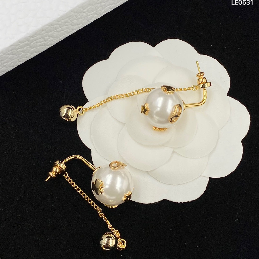 1YD206EDE Stylish Earrings