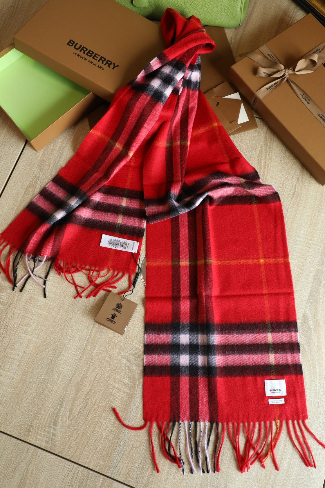 185ZR2WDE Stylish Winter Scarves