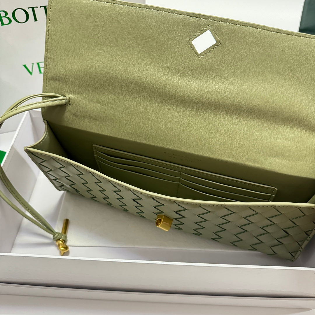 1XA380BDE Stylish leather bag 