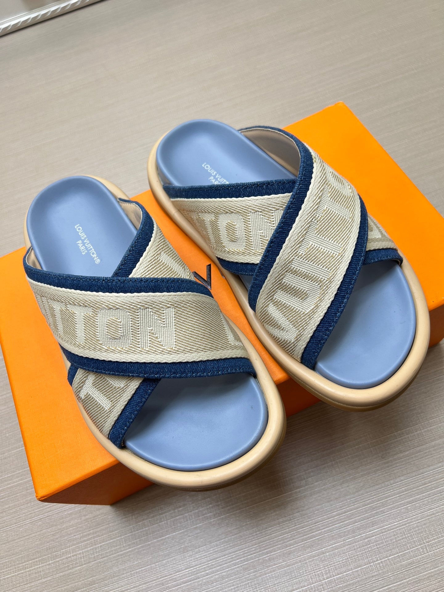 535ZE272ZDE Stylish Slippers