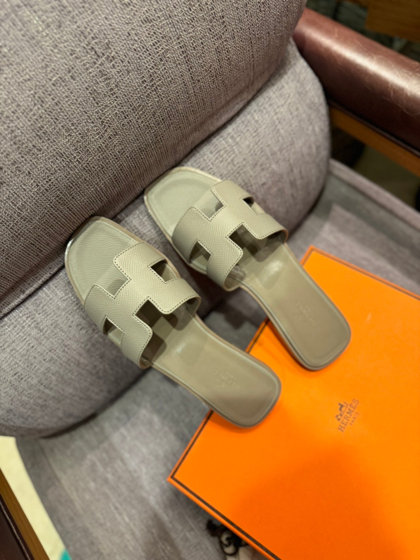 1ZH235ZDE Stylish Slippers