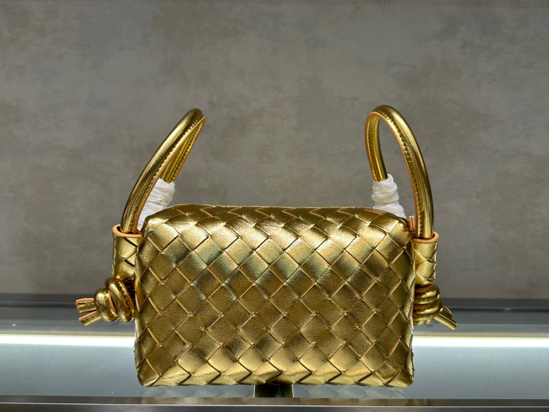 1XA84BDE Stylish leather bag