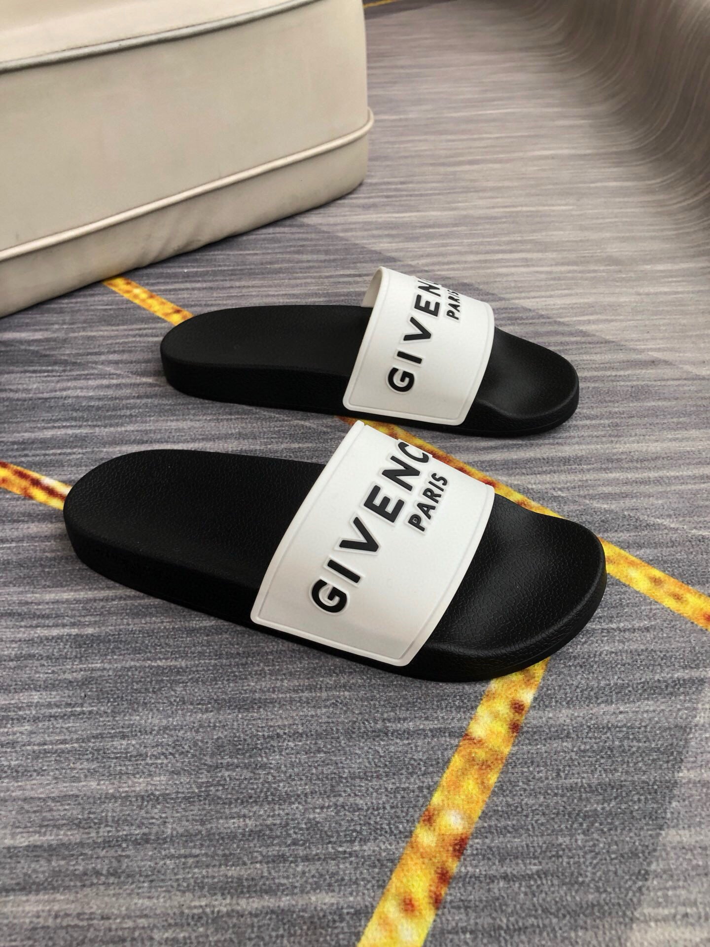 535ZGV265ZDE Stylish Slippers