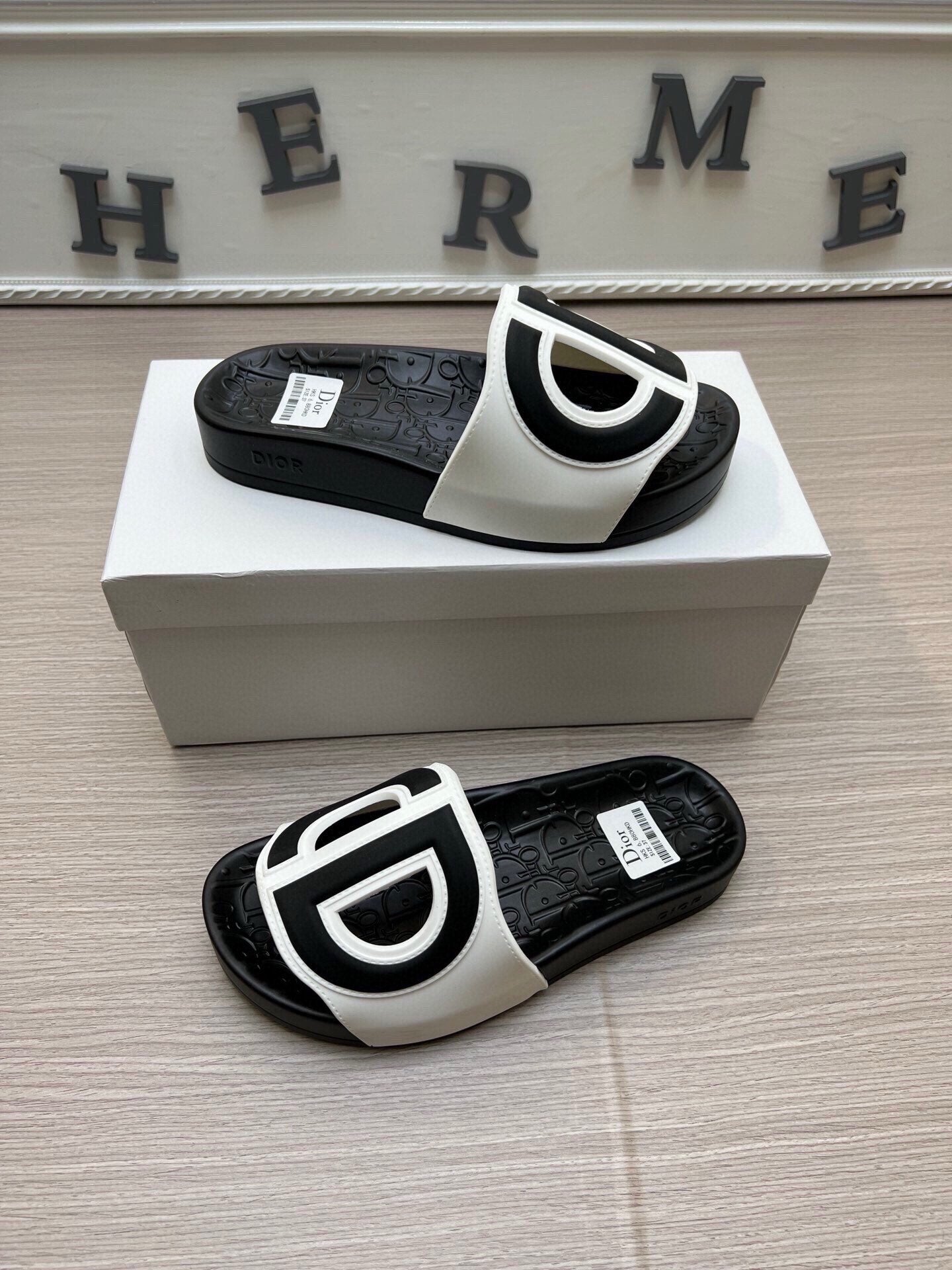 5LD213ZDE Stylish Slippers