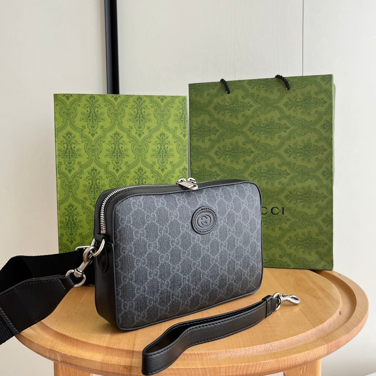 1XB419BDE Stylish leather bag