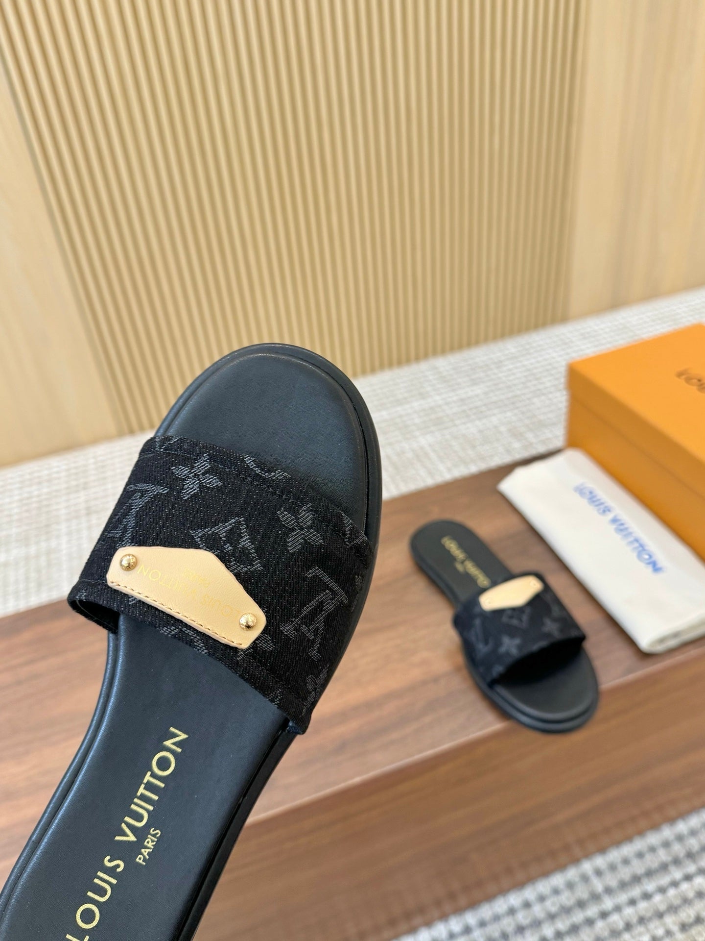 245RE3ZDE Stylish leather shoes 