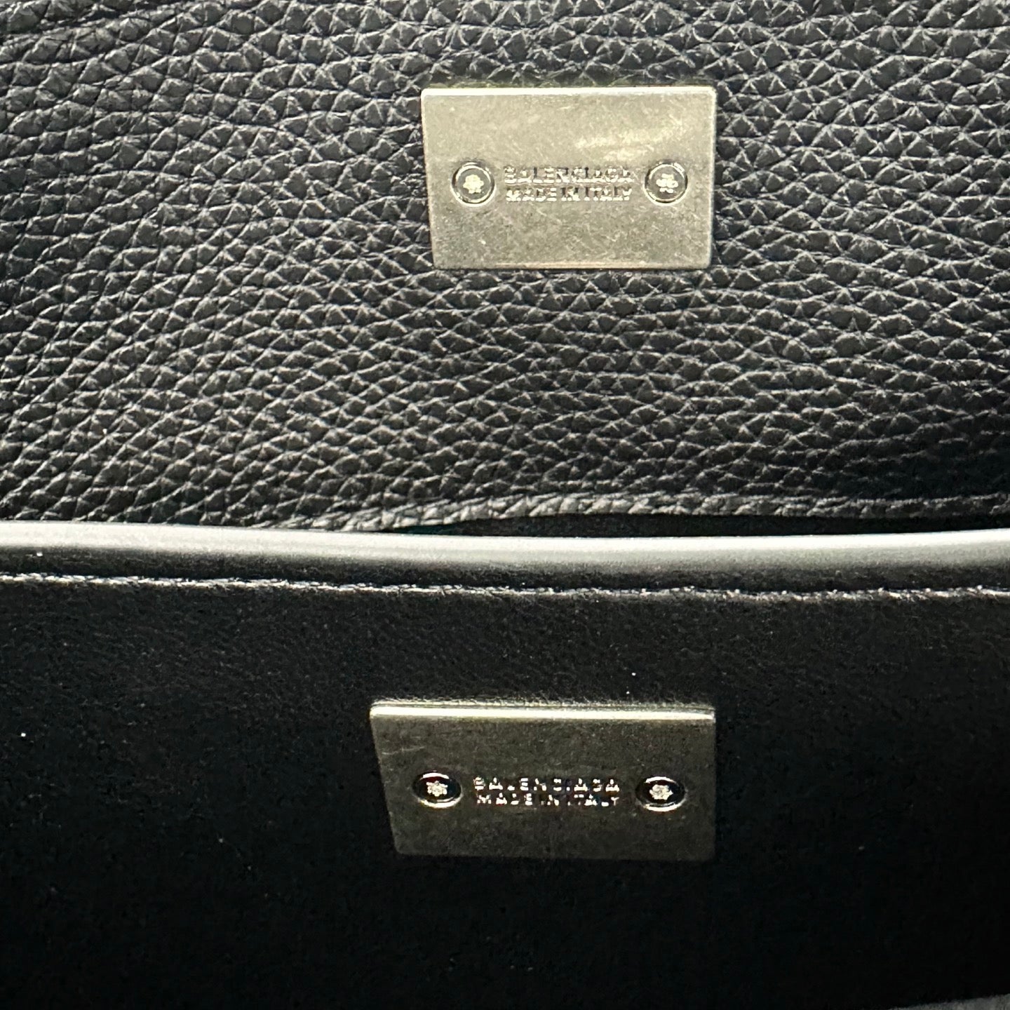 15XJ4BDE Stylish leather bag