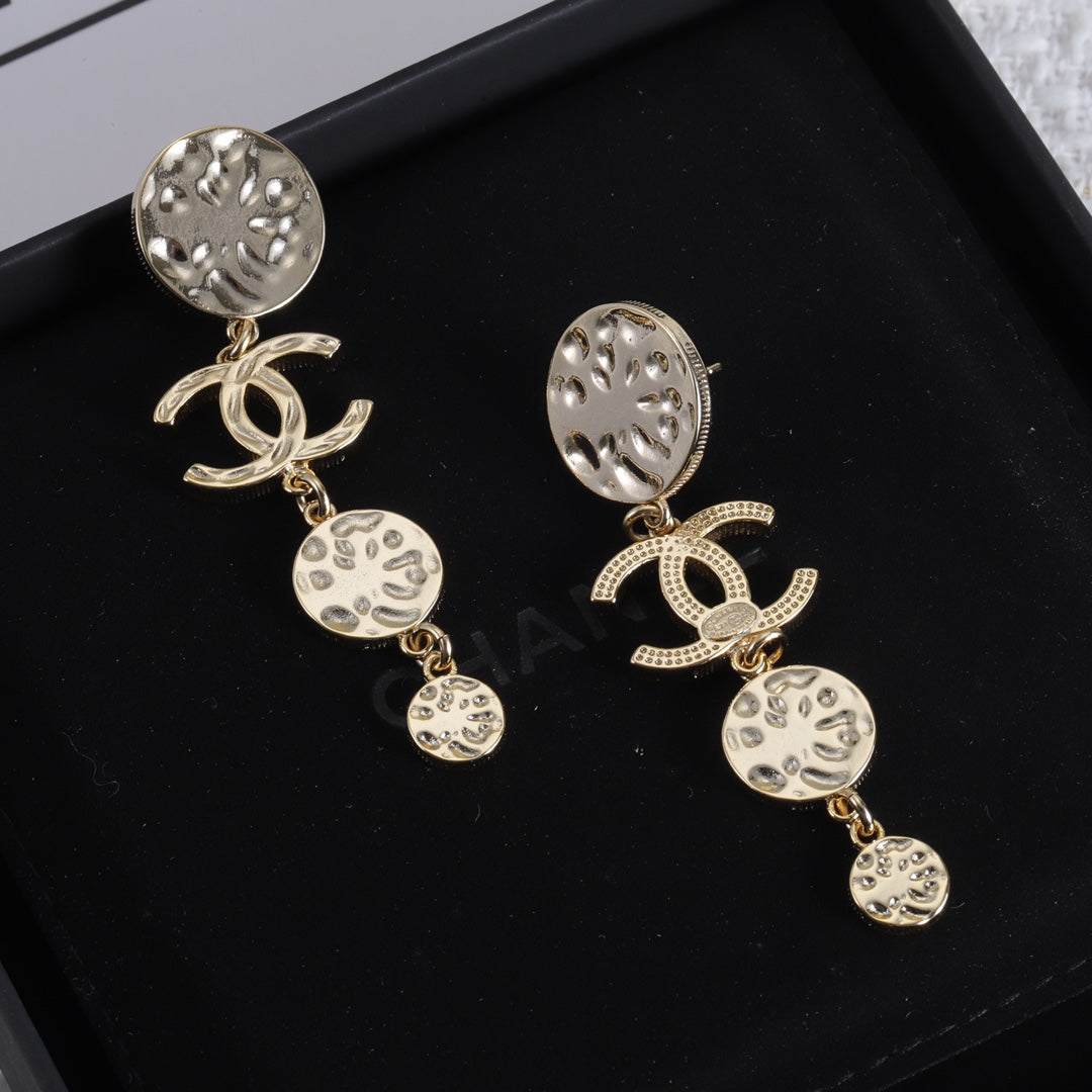 15QC6EDE Stylish Earrings