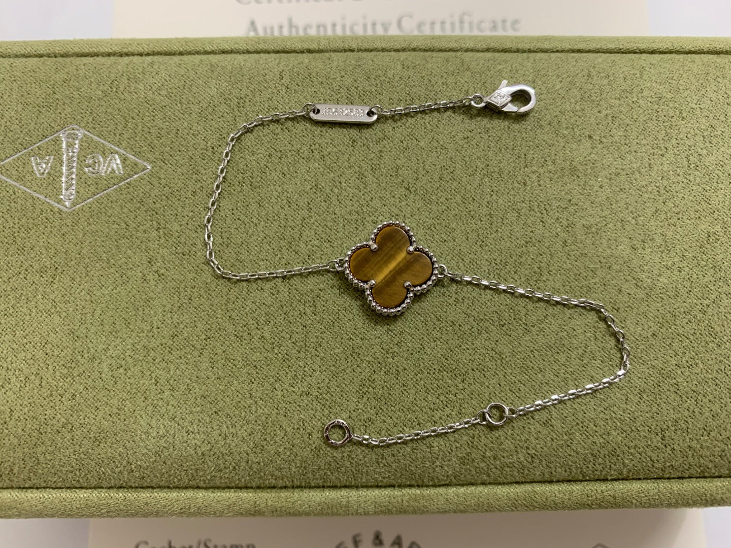 5XVA187KDE Stylish1 flower bracelet