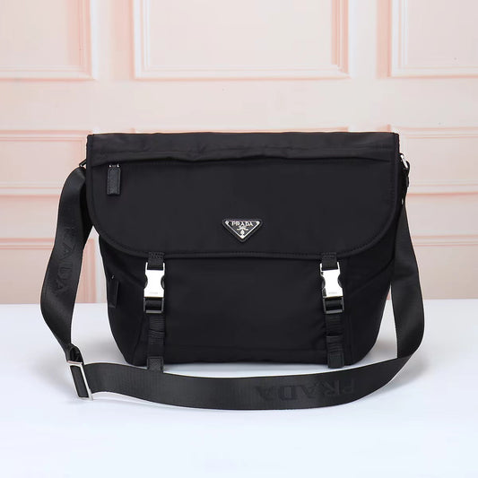 1WP111BDE Stylish nylon fabric bag
