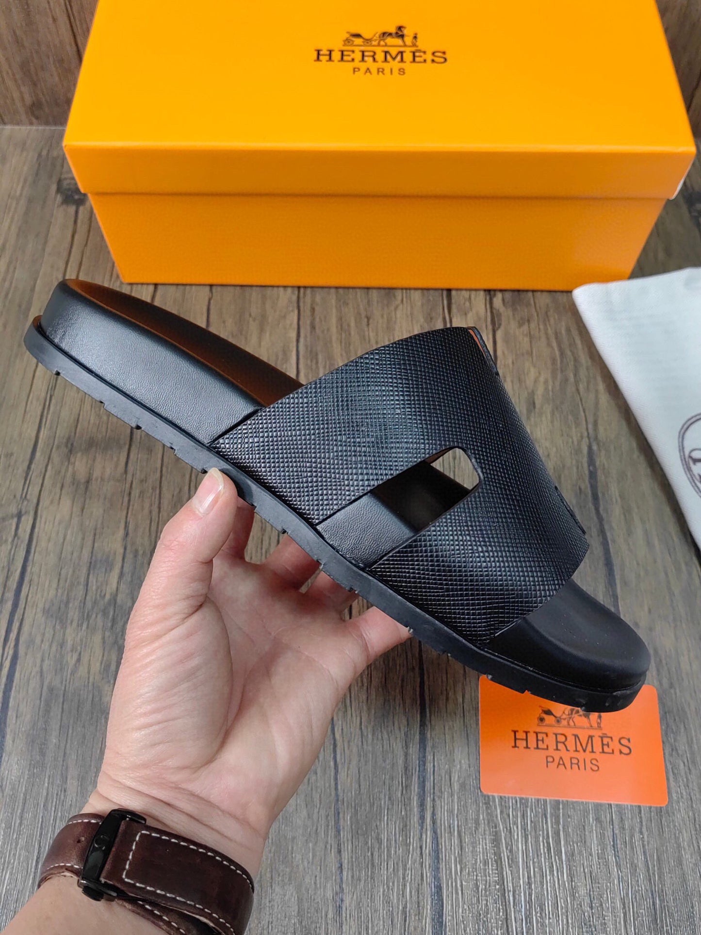 5YH60ZDE Stylish Slippers